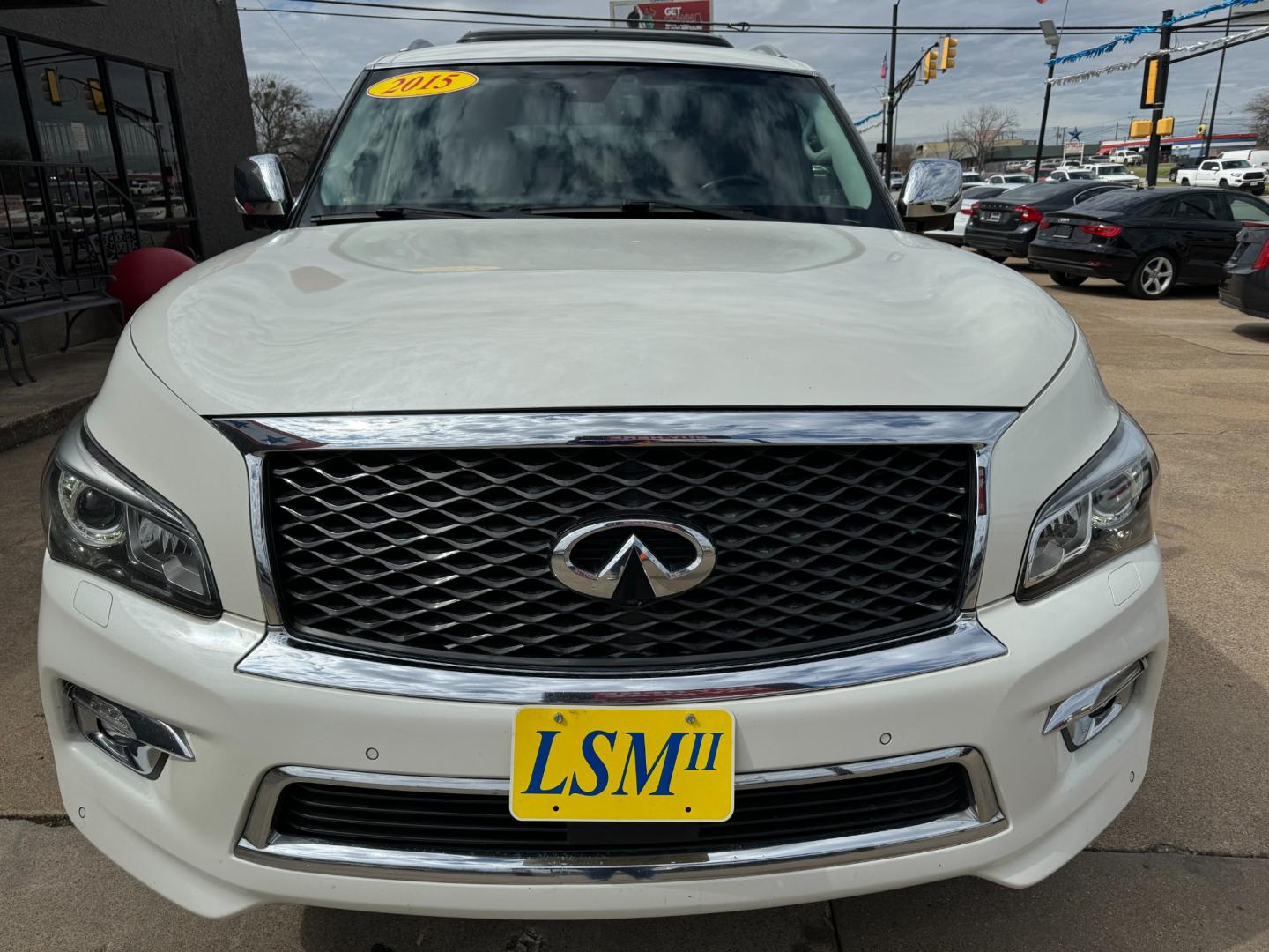 2015 WHITE INFINITI QX80 (JN8AZ2NF1F9) , located at 5900 E. Lancaster Ave., Fort Worth, TX, 76112, (817) 457-5456, 0.000000, 0.000000 - Photo#1